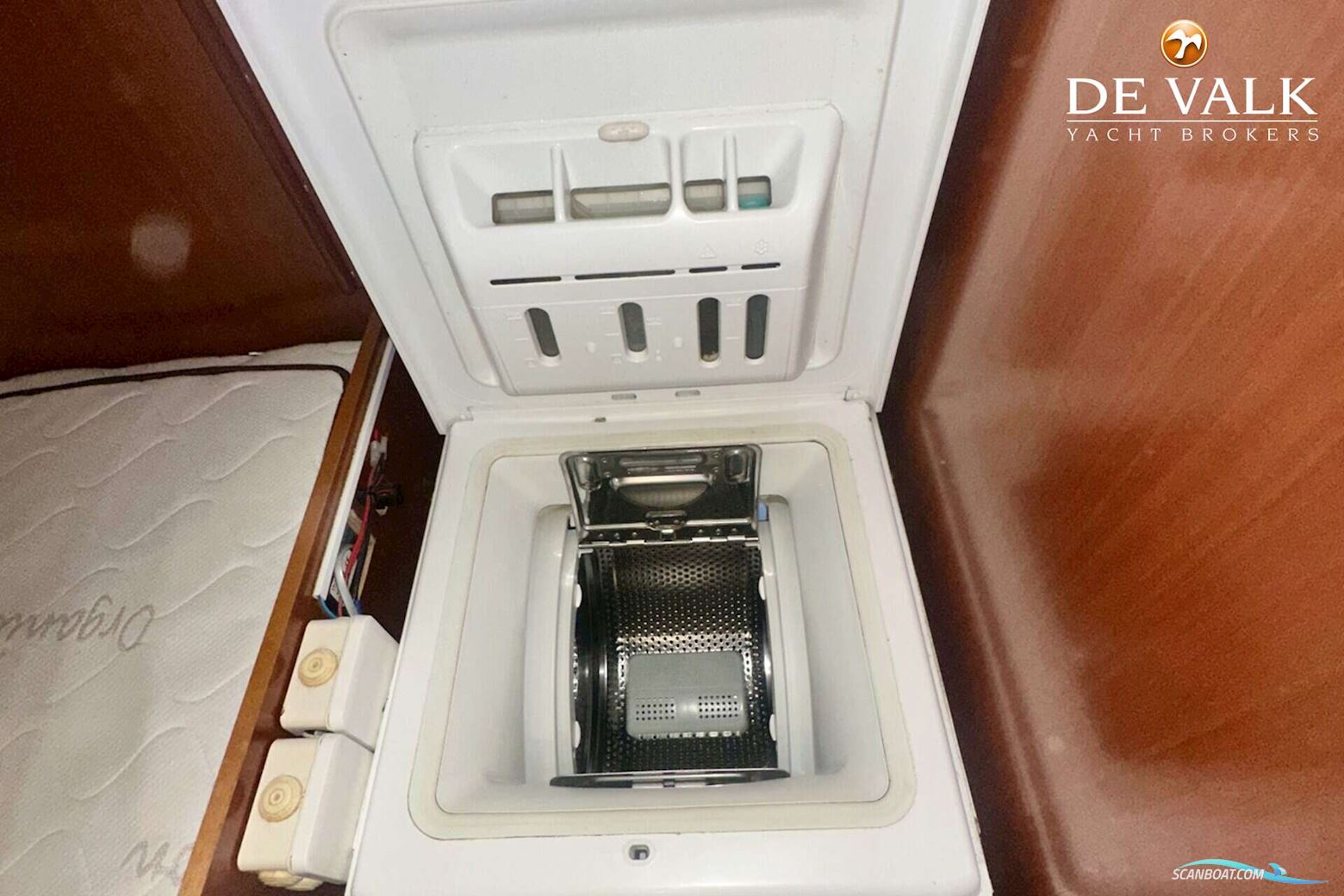 Beneteau 57