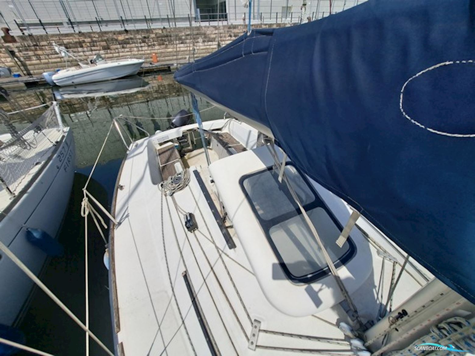 Beneteau First 211