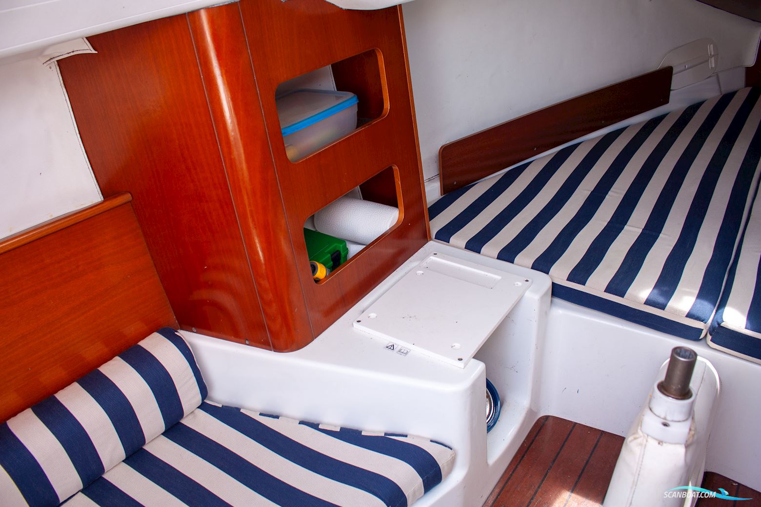 Beneteau First 211
