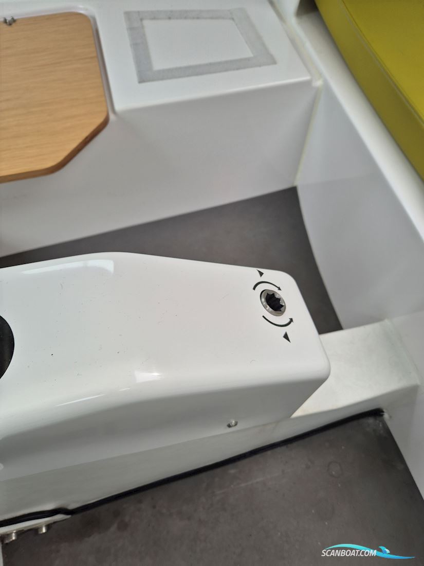 Beneteau First 24 SE