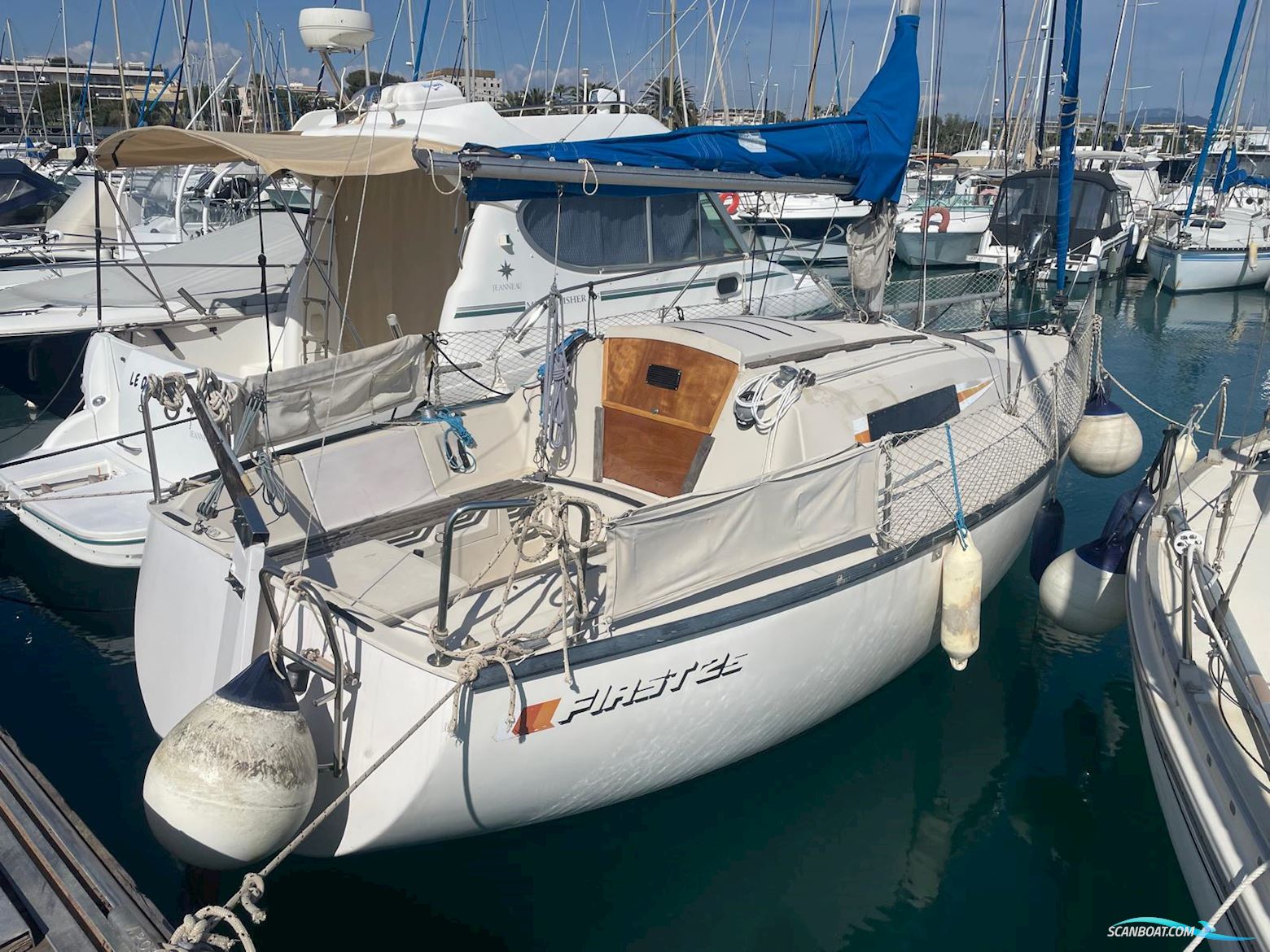 Beneteau First 25 Segelboot 1981, mit Johnson motor, Frankreich