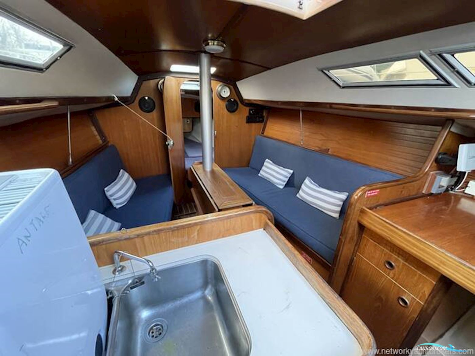 Beneteau First 305