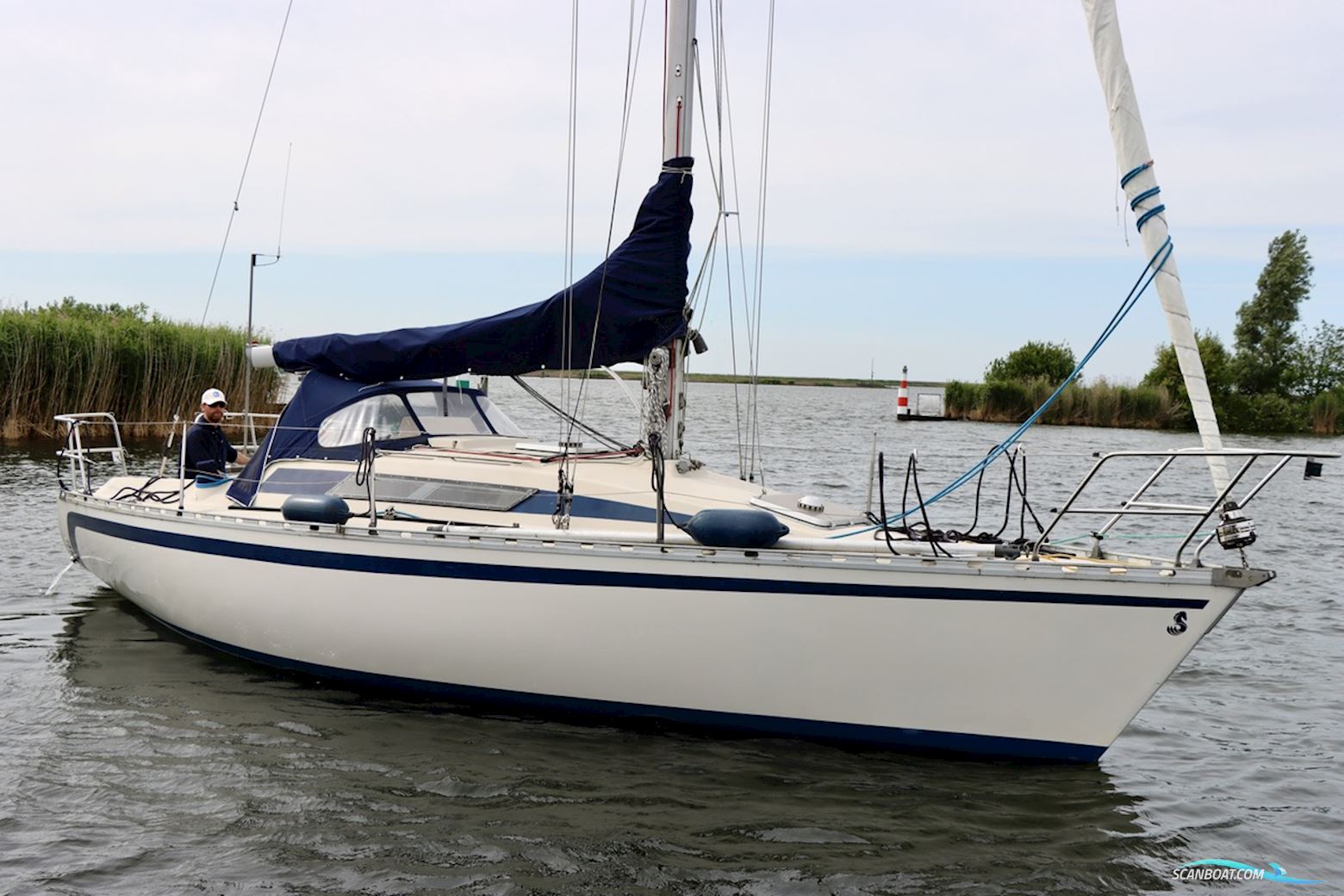 Beneteau First 32