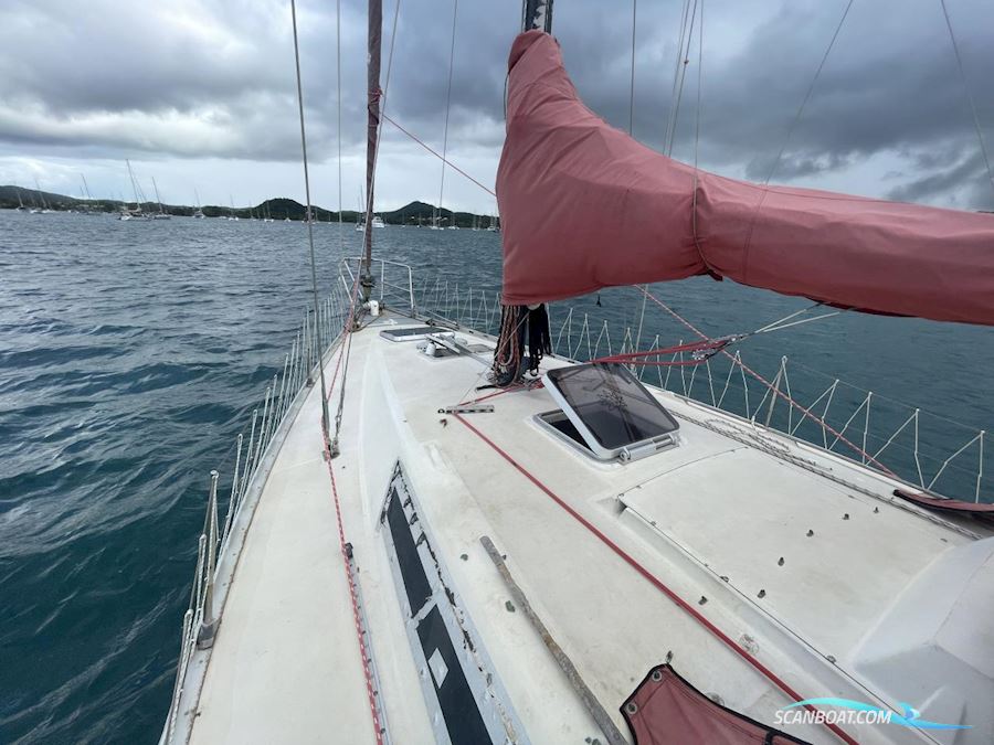 Beneteau First 35