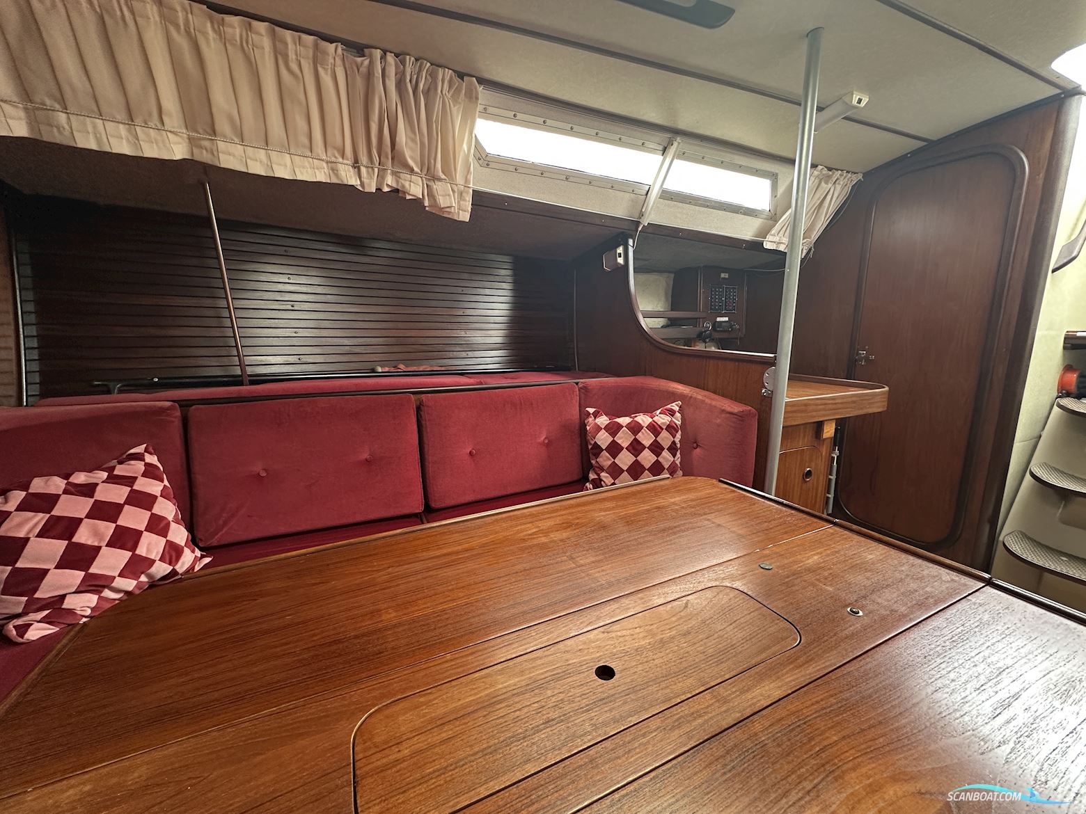 Beneteau First 35