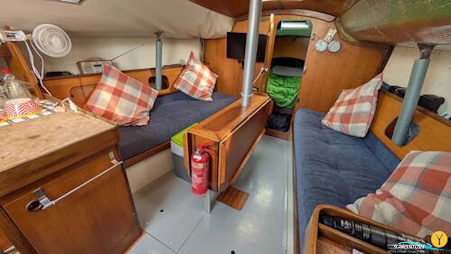Beneteau First 9