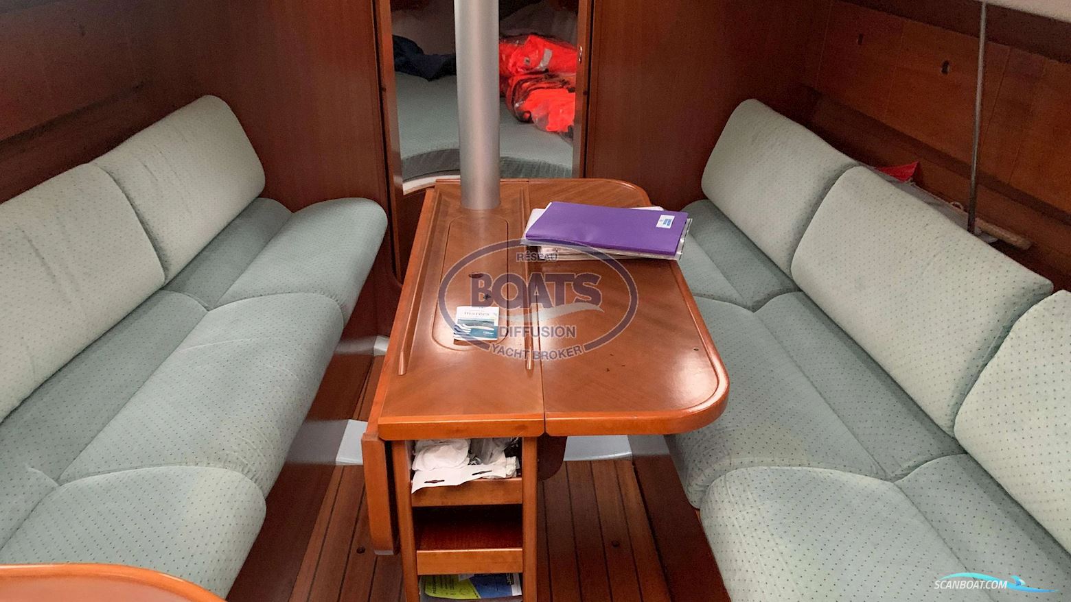 Beneteau Oceanis 300