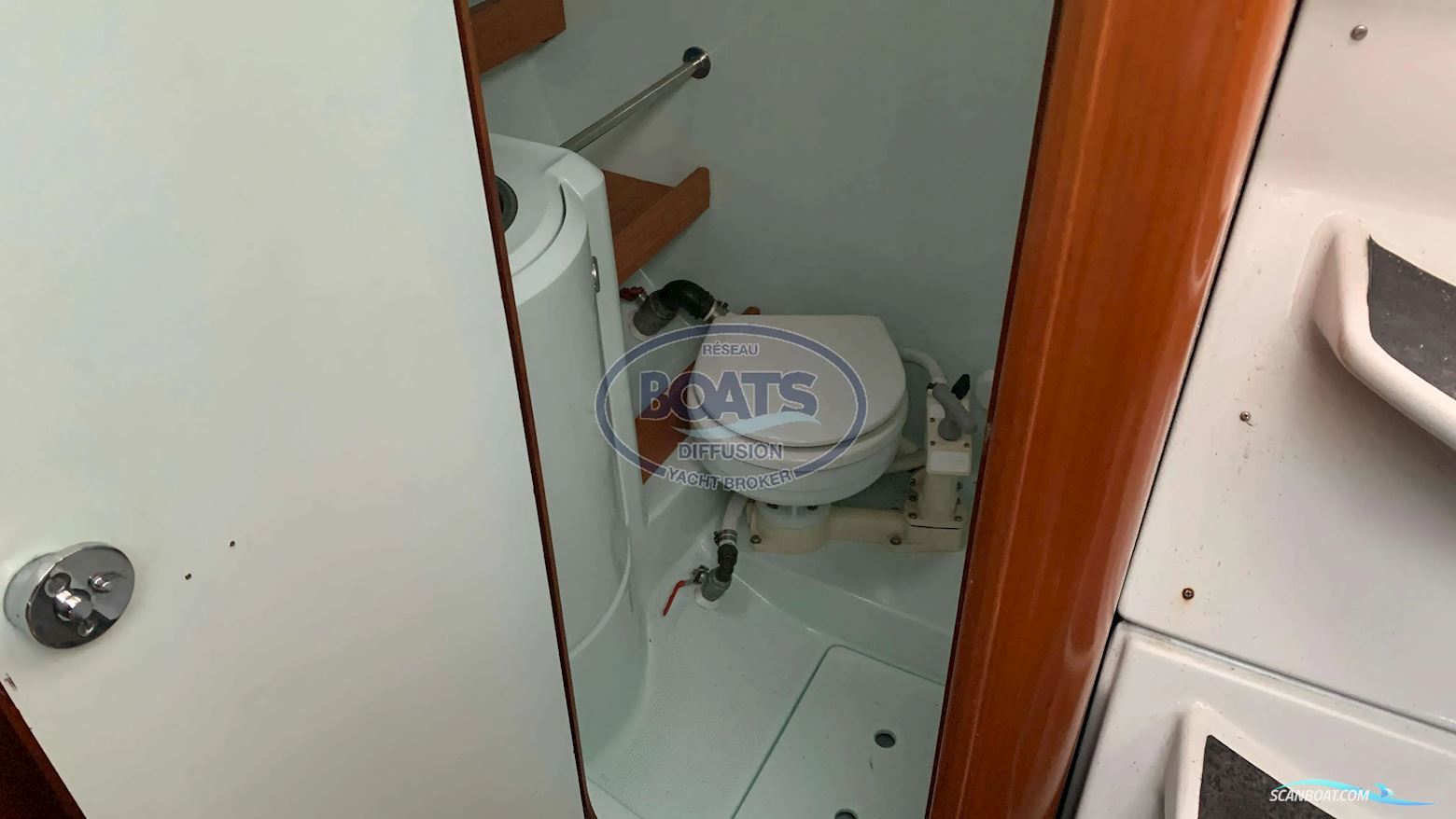 Beneteau Oceanis 300