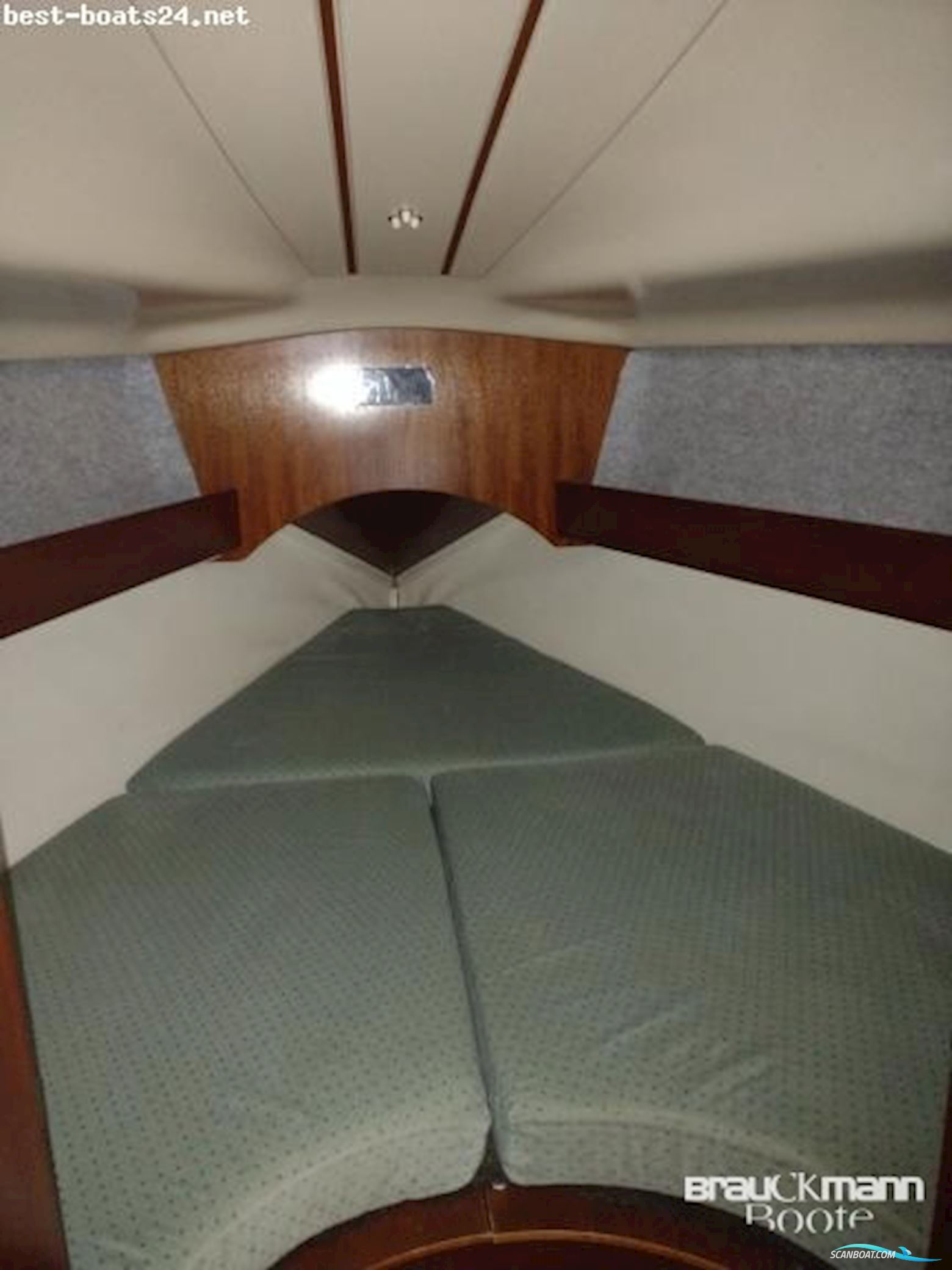 Beneteau Oceanis 300