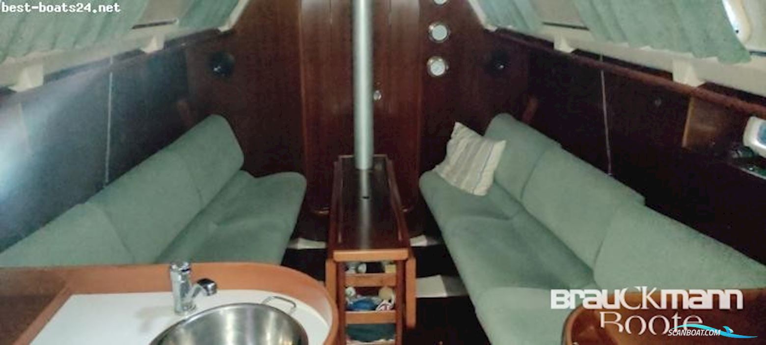 Beneteau Oceanis 300