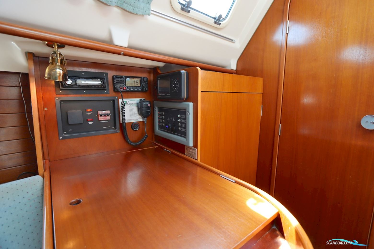 Beneteau Oceanis 300