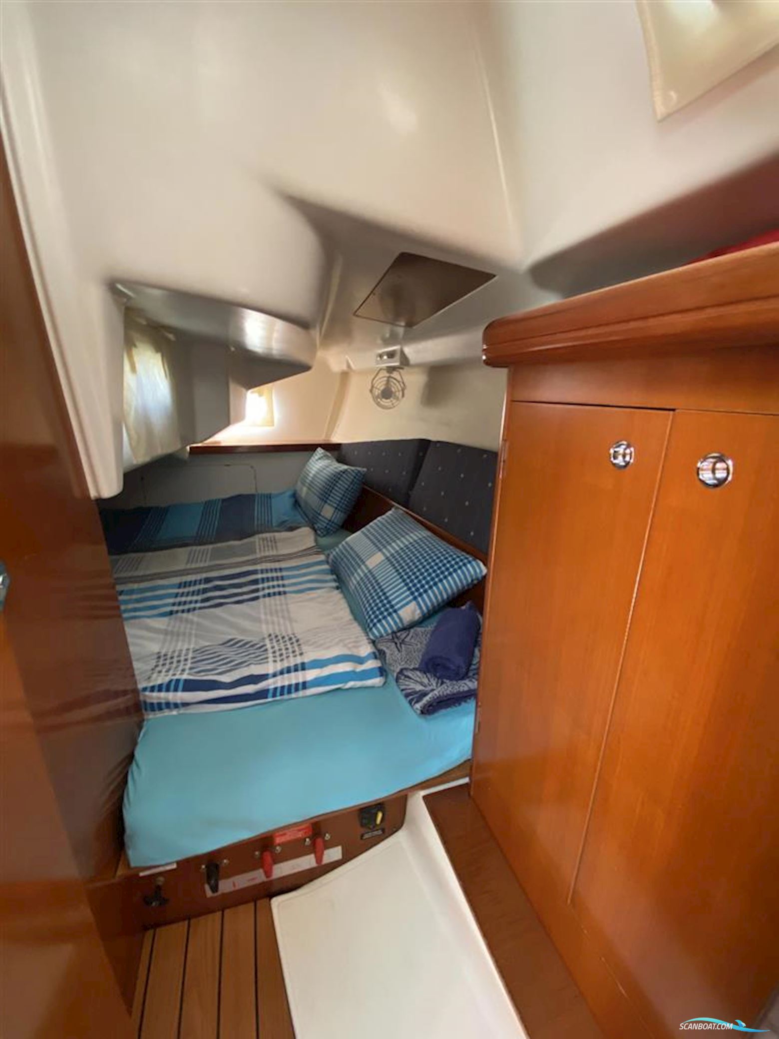 Beneteau OCEANIS 323