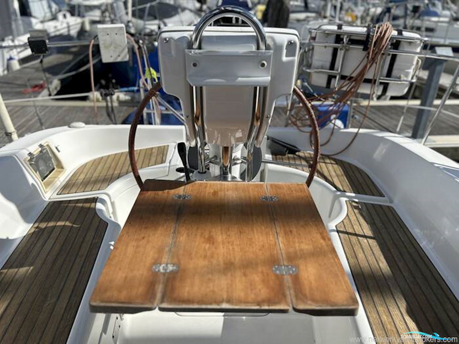 Beneteau Oceanis 323