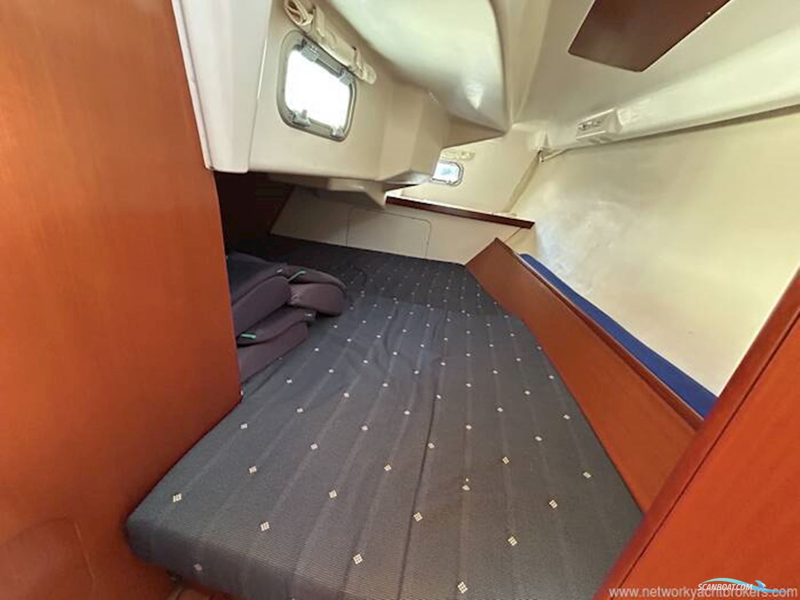 Beneteau Oceanis 323