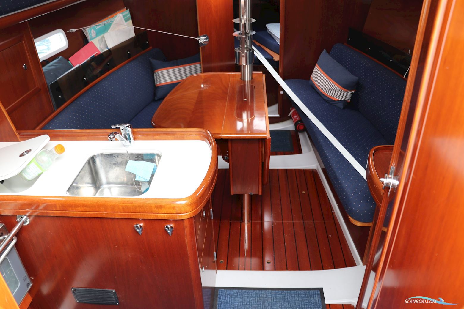 Beneteau Oceanis 323