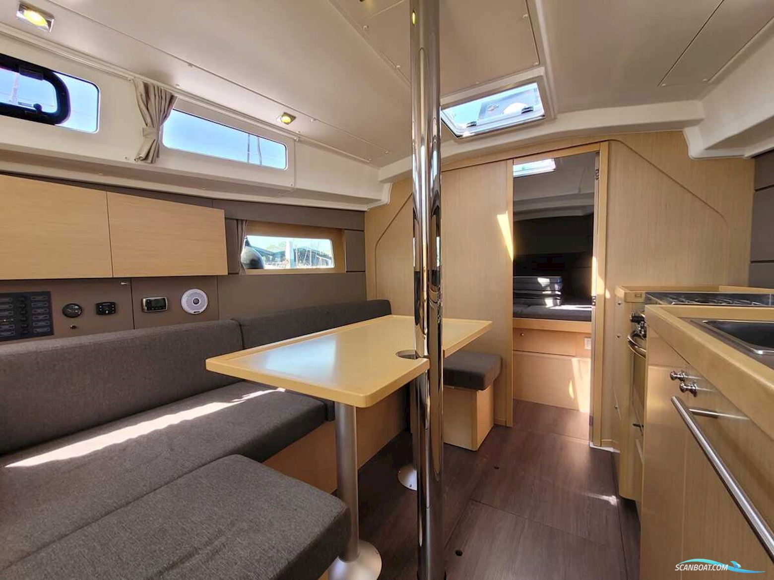 Beneteau Oceanis 35