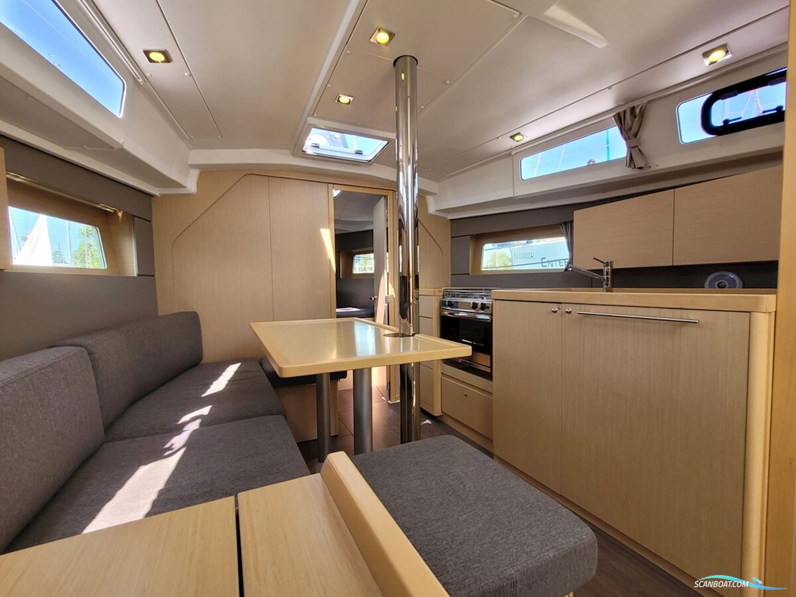 Beneteau Oceanis 35