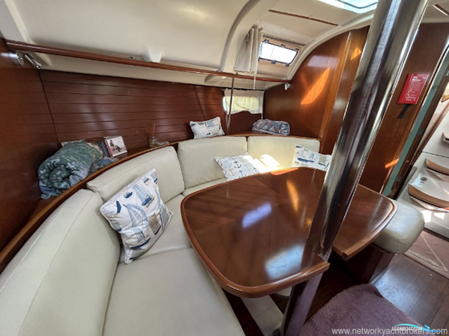 Beneteau Oceanis 351