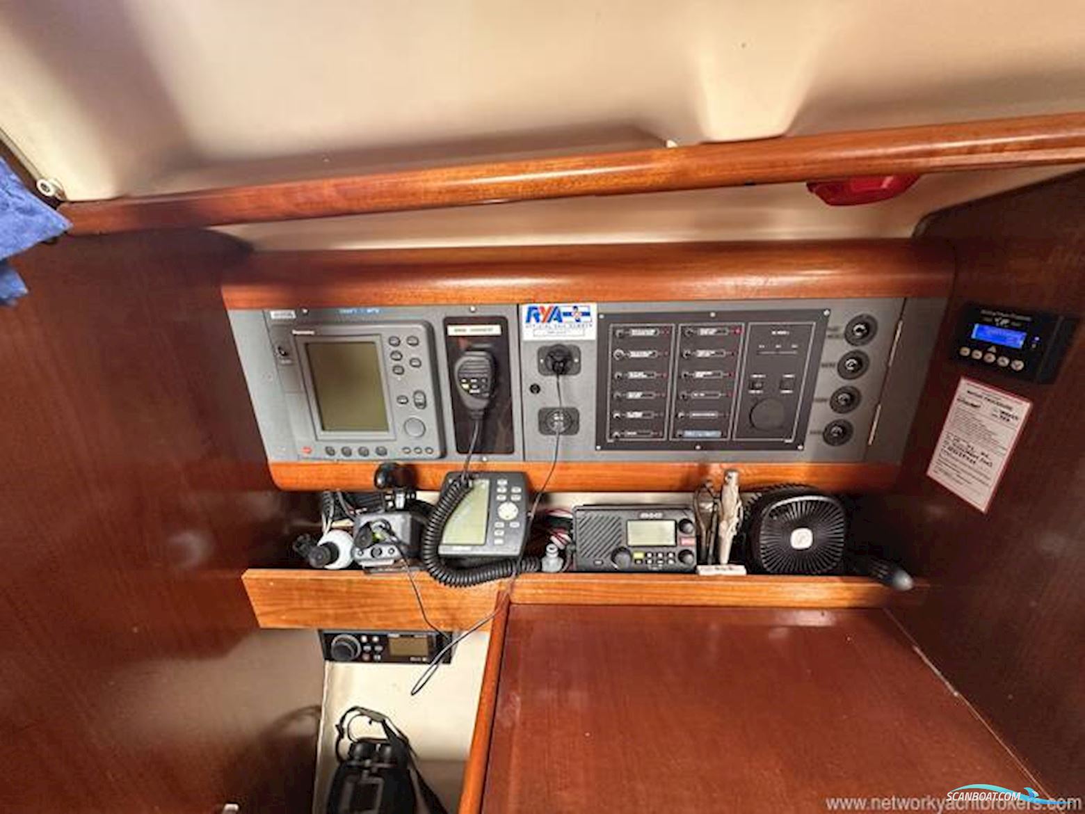 Beneteau Oceanis 351