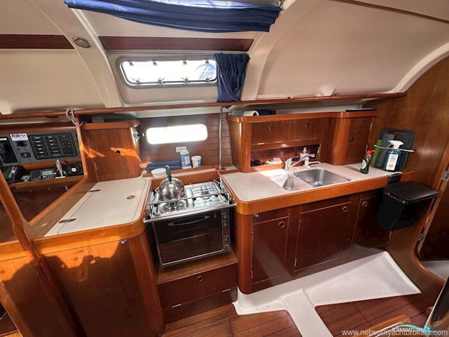 Beneteau Oceanis 351