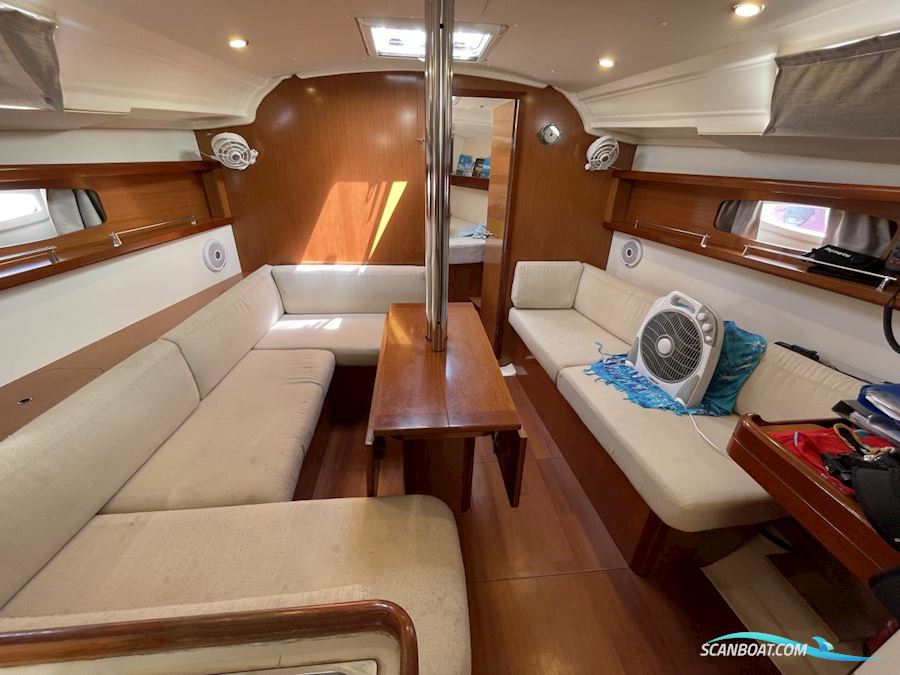 Beneteau Oceanis 37