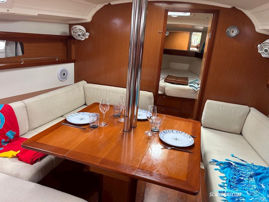 Beneteau Oceanis 37