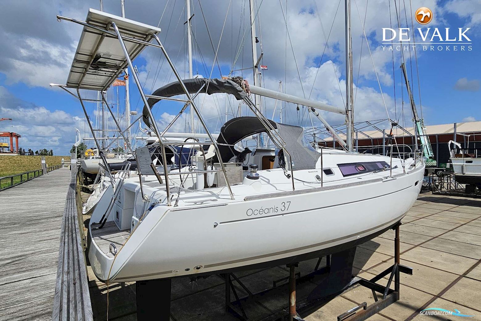Beneteau Oceanis 37