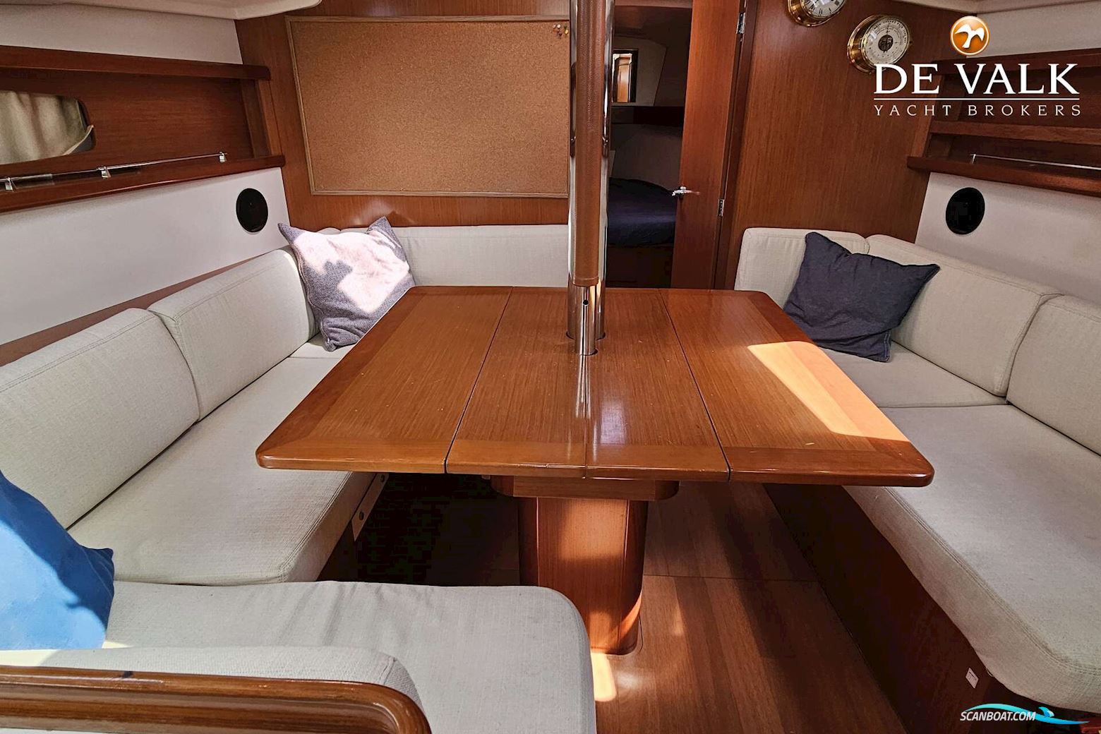 Beneteau Oceanis 37