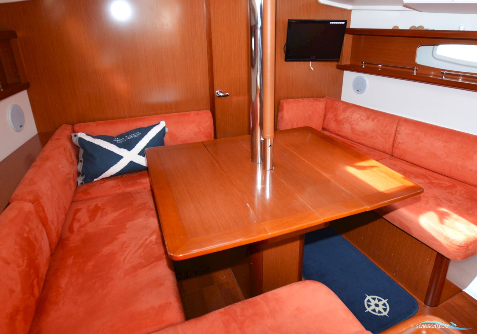 Beneteau Oceanis 37
