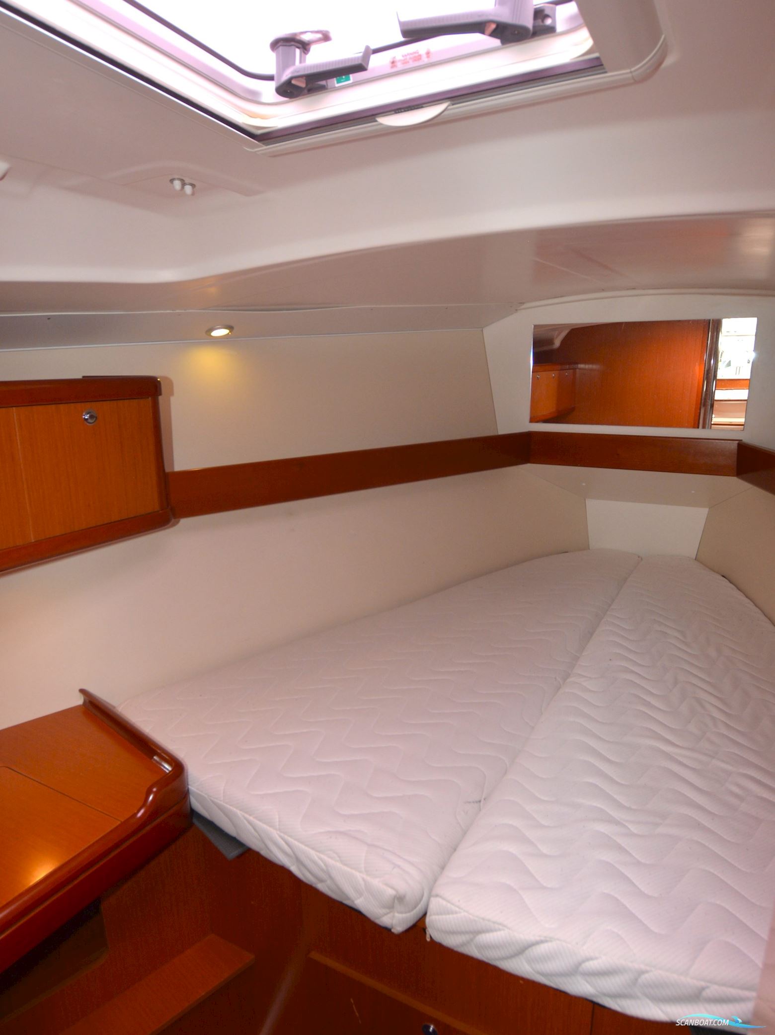 Beneteau Oceanis 37