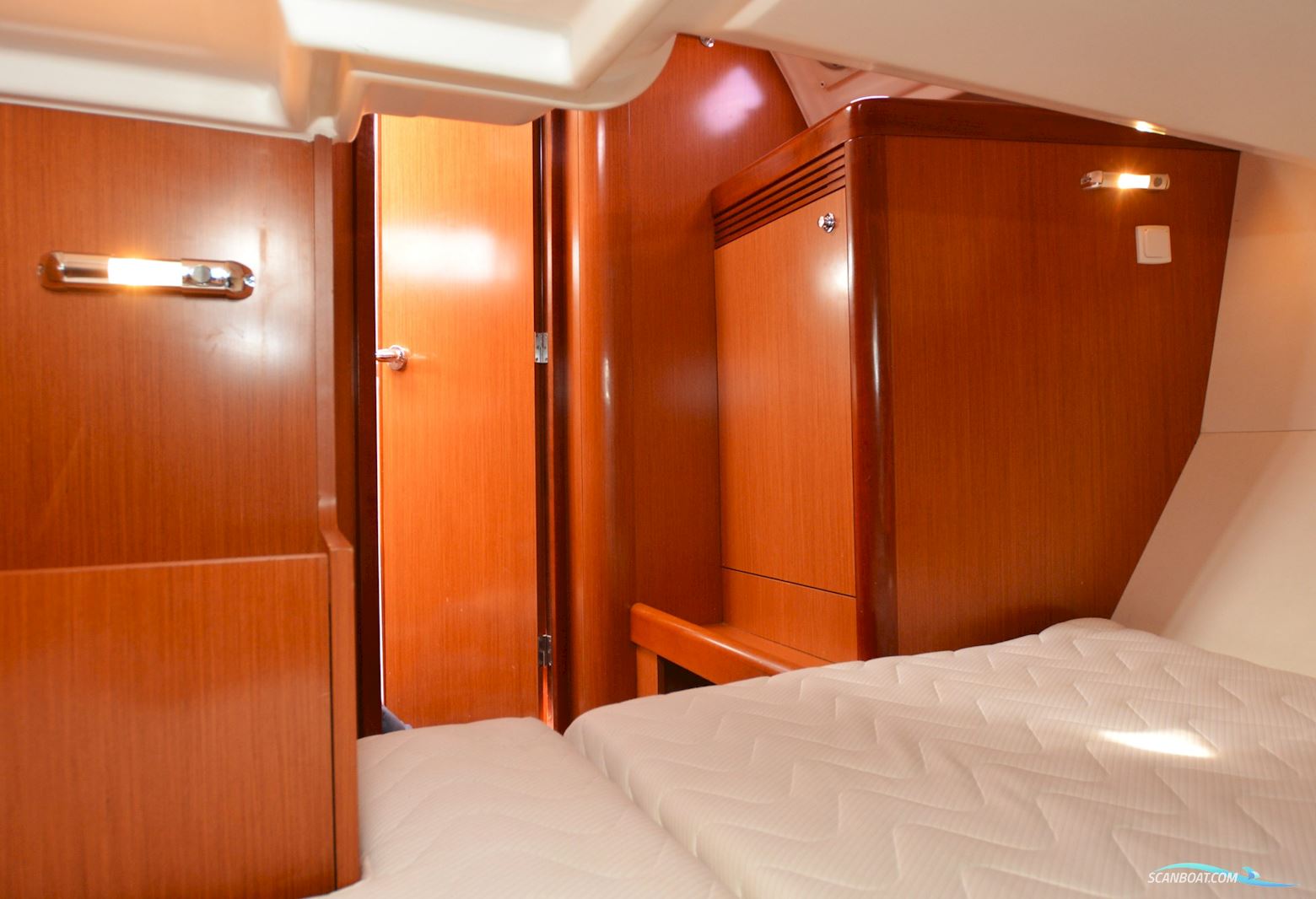 Beneteau Oceanis 37