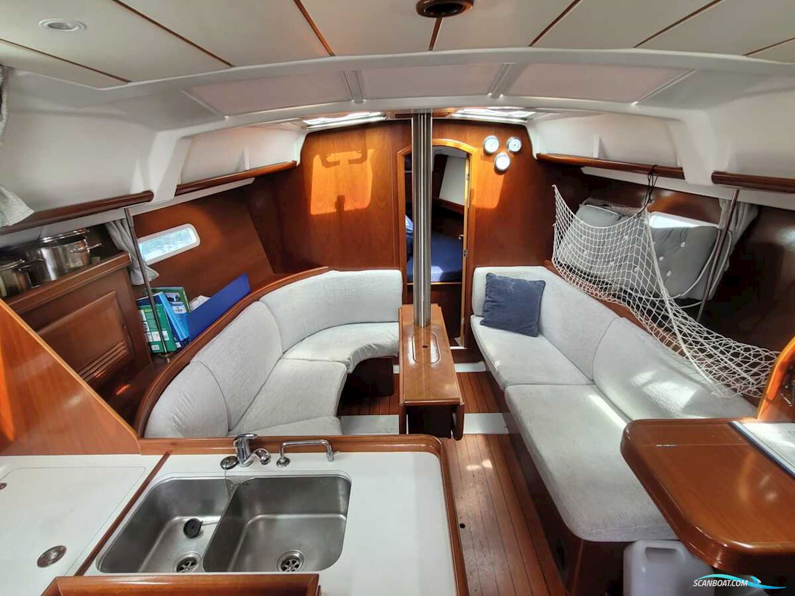 Beneteau Oceanis 373