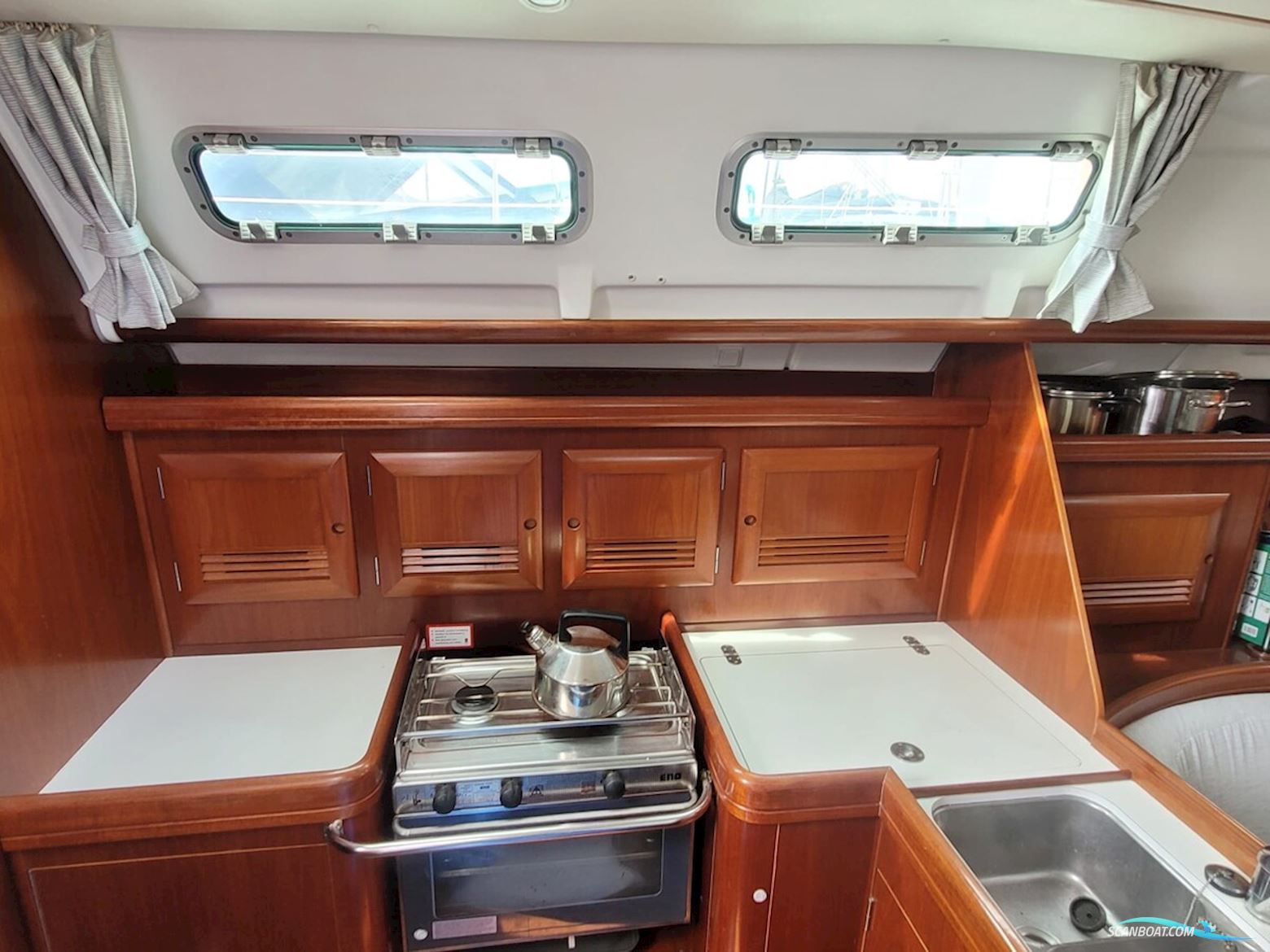 Beneteau Oceanis 373