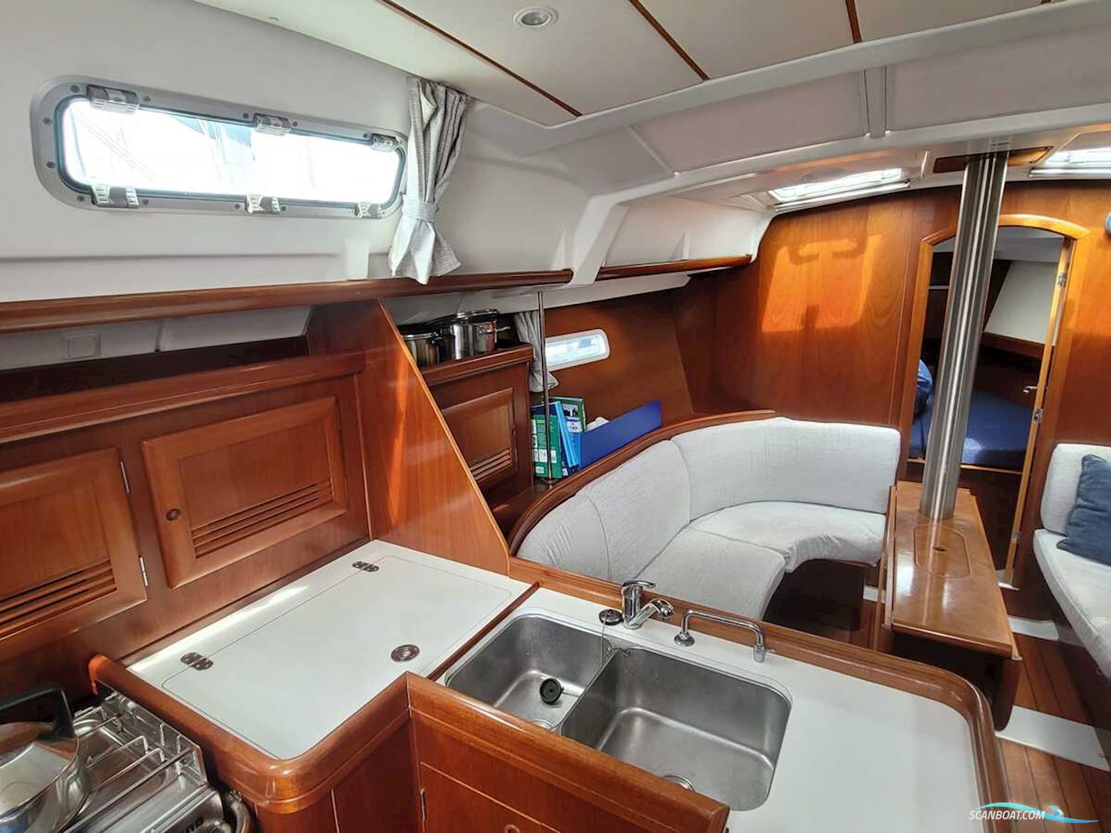 Beneteau Oceanis 373