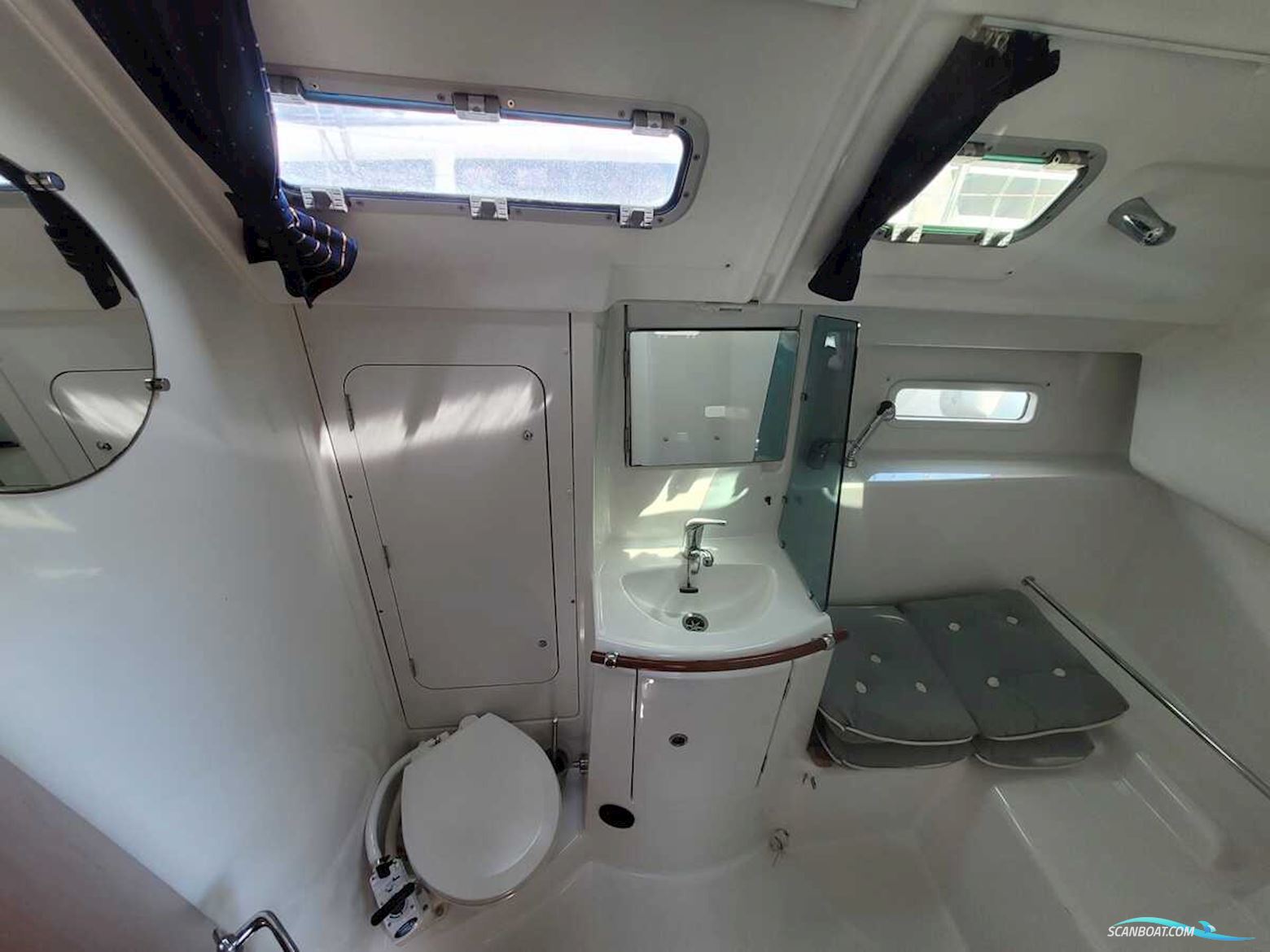Beneteau Oceanis 373