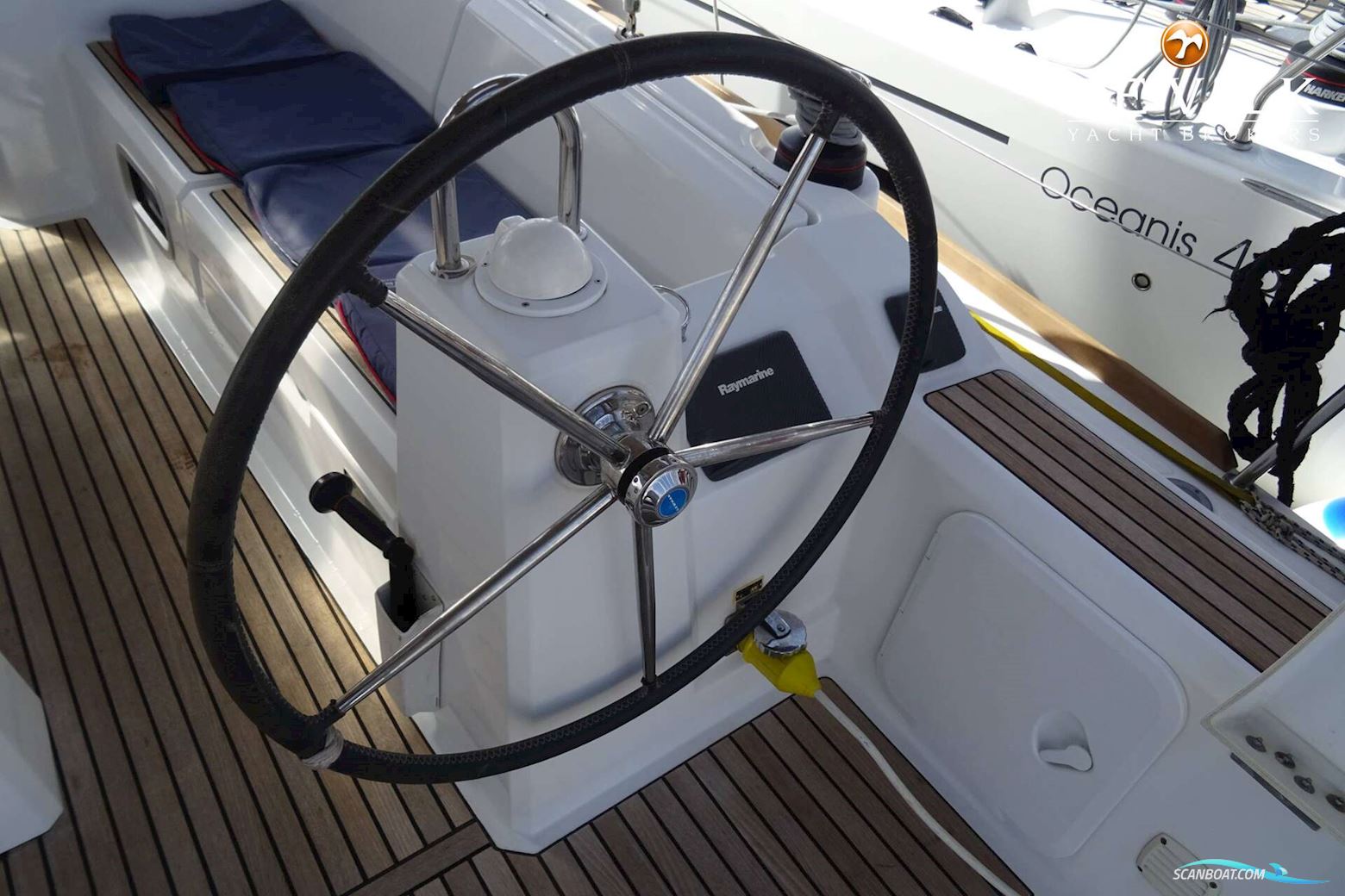 Beneteau Oceanis 38