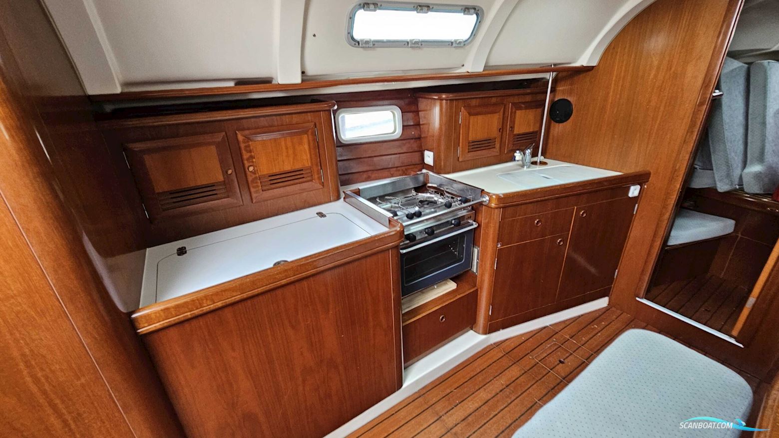 Beneteau Oceanis 381