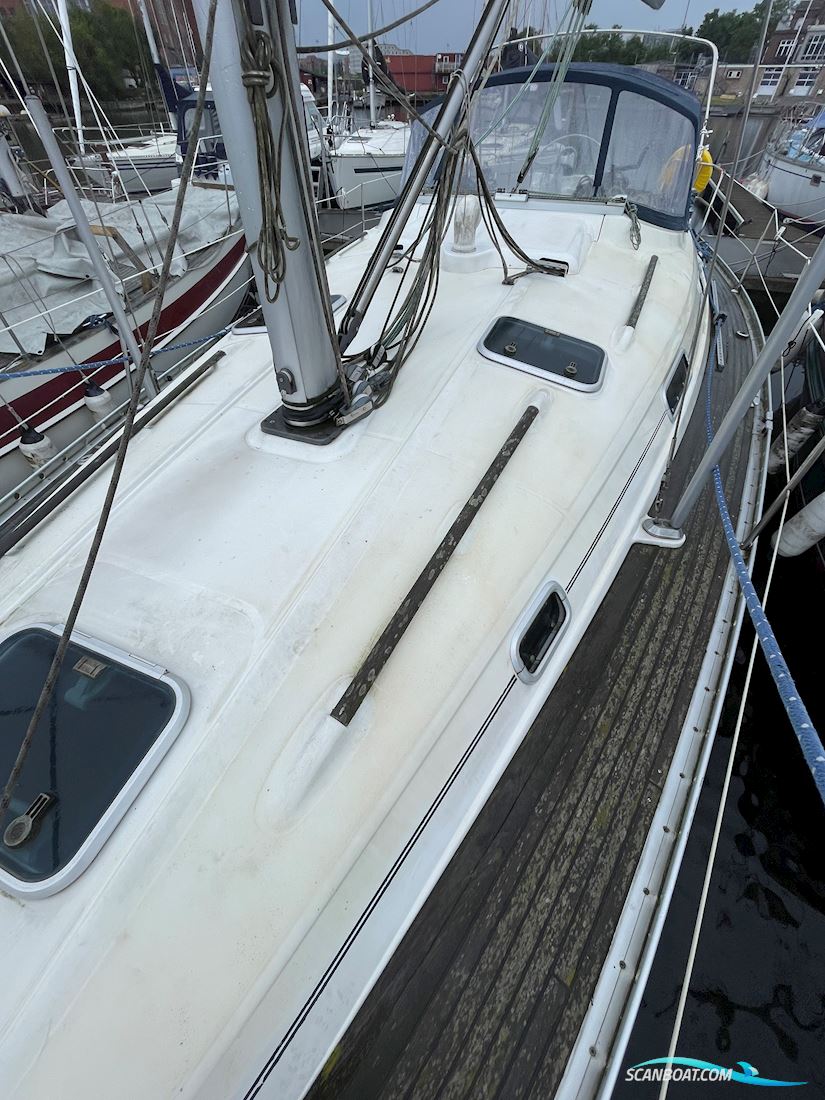 Beneteau Oceanis 381