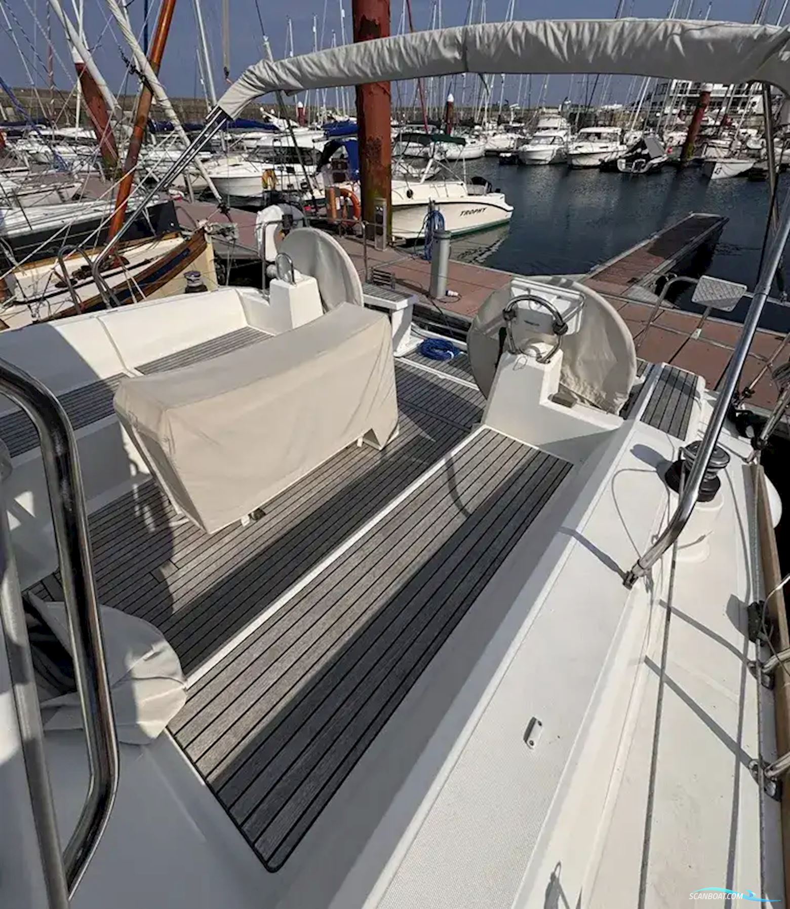 Beneteau Oceanis 38.1