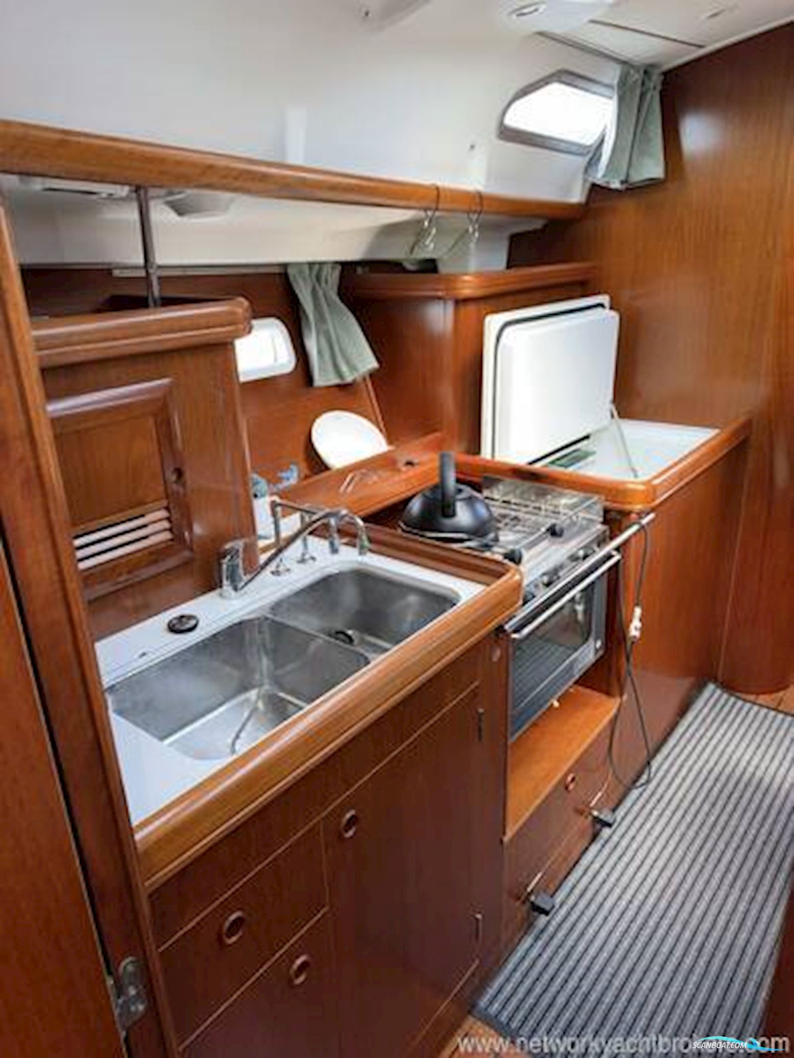 Beneteau Oceanis 393