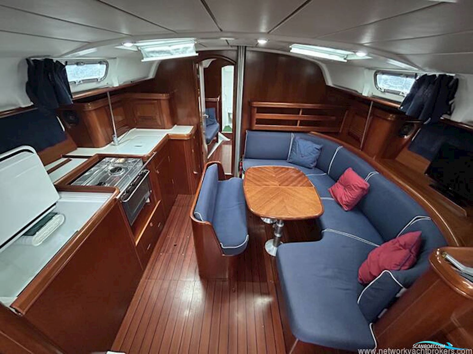 Beneteau Oceanis 411 Celebration