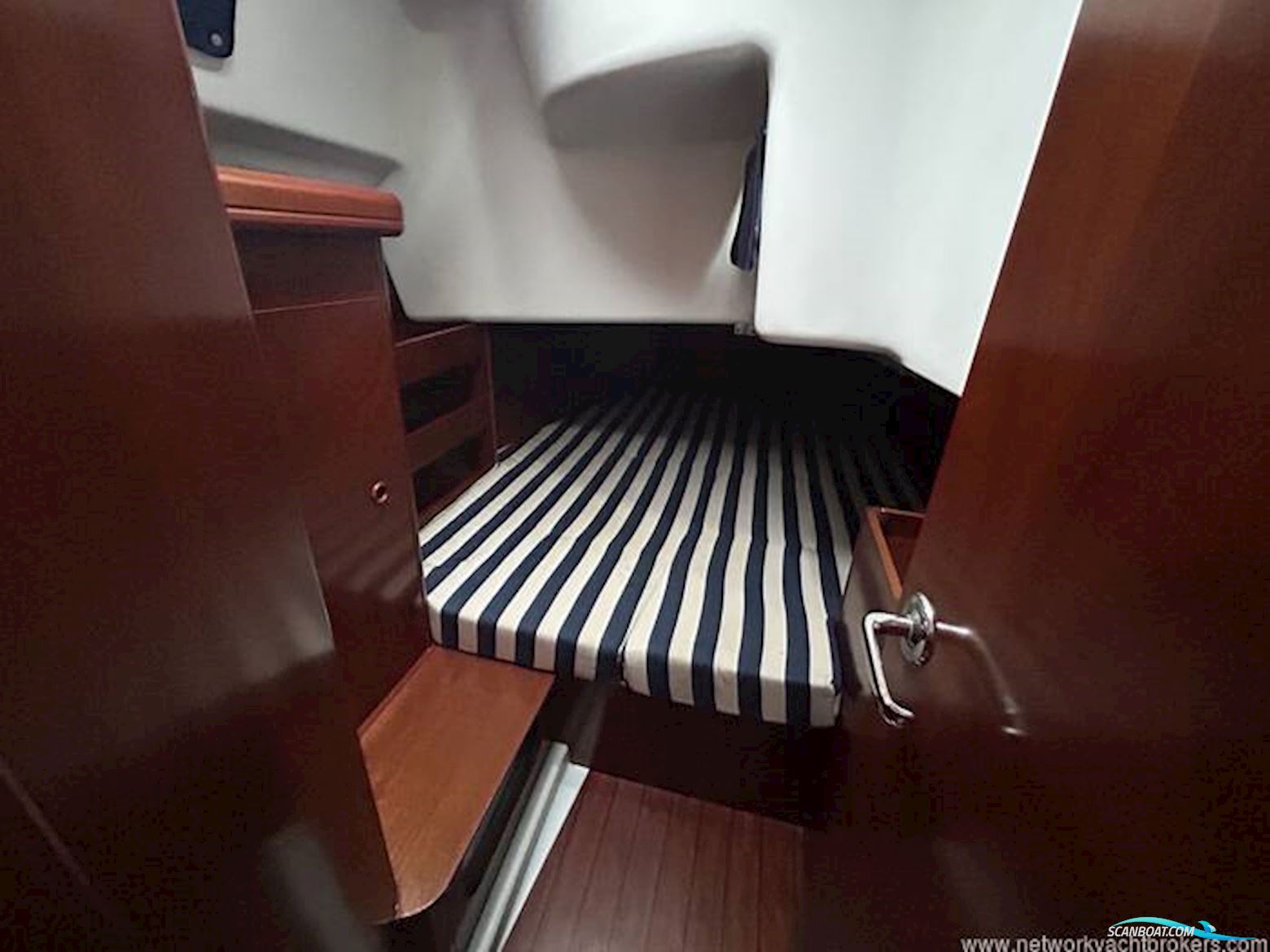 Beneteau Oceanis 411 Celebration