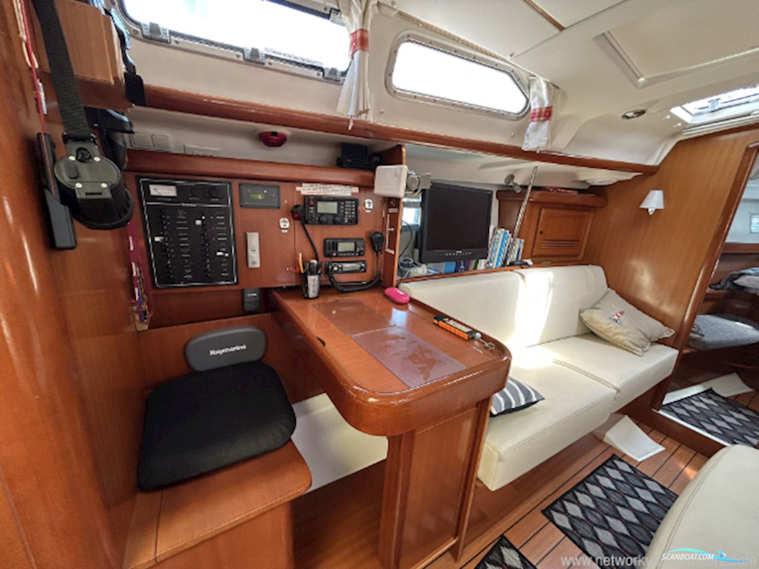 Beneteau Oceanis 423