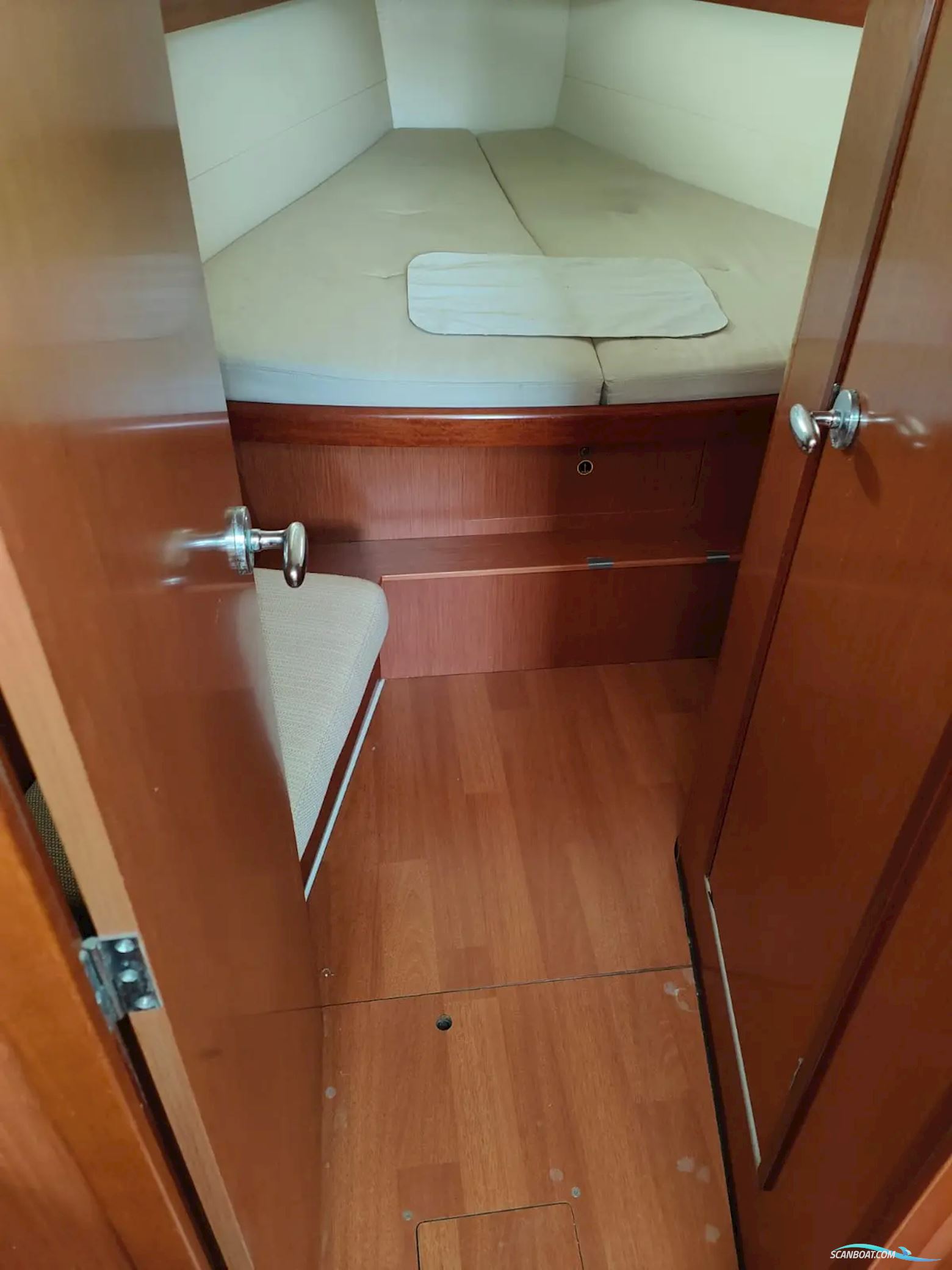 Beneteau Oceanis 43
