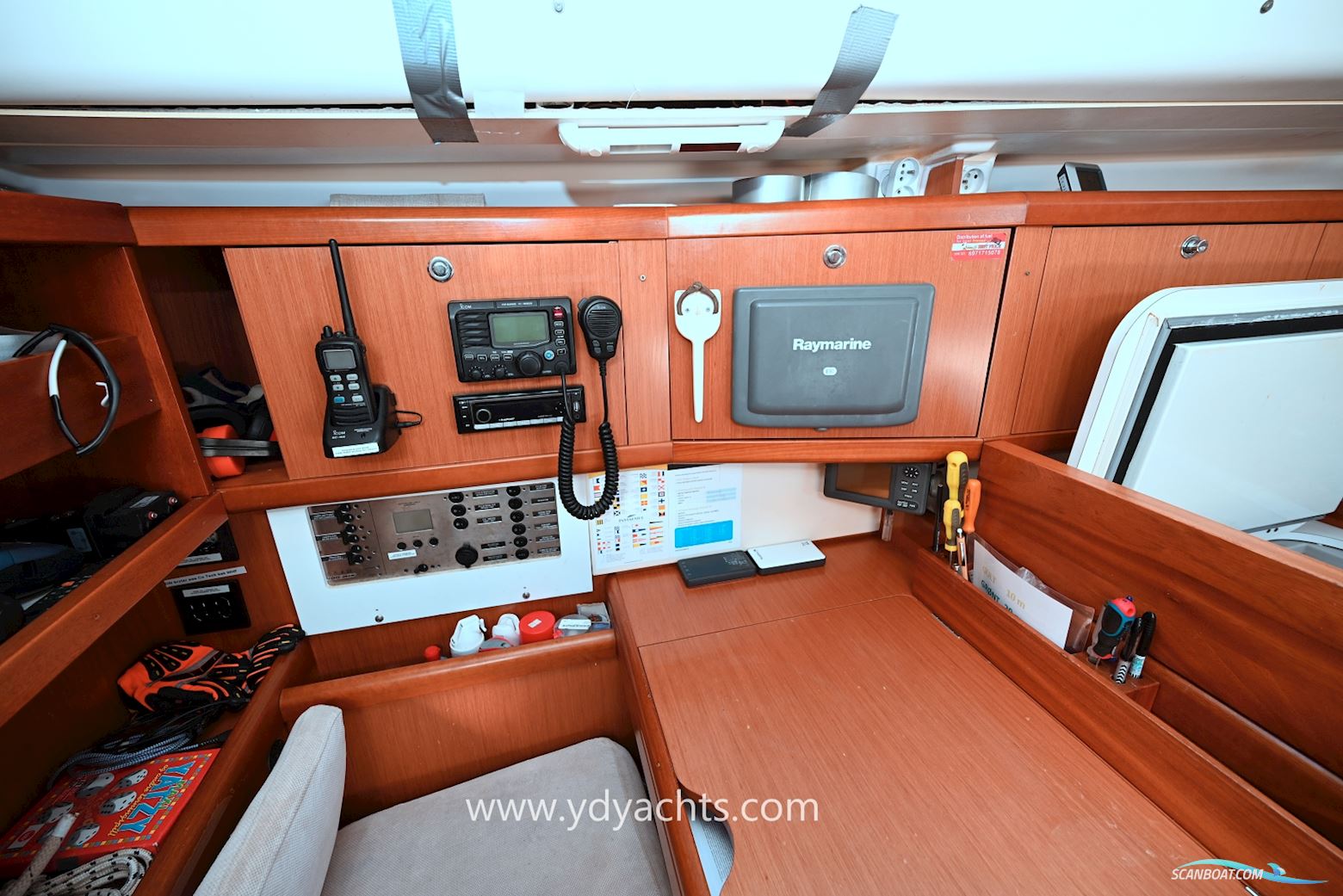 Beneteau Oceanis 43