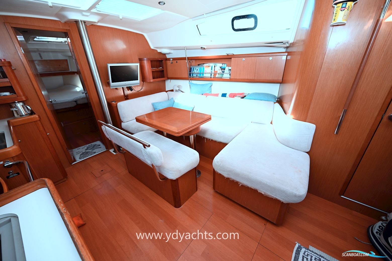 Beneteau Oceanis 43
