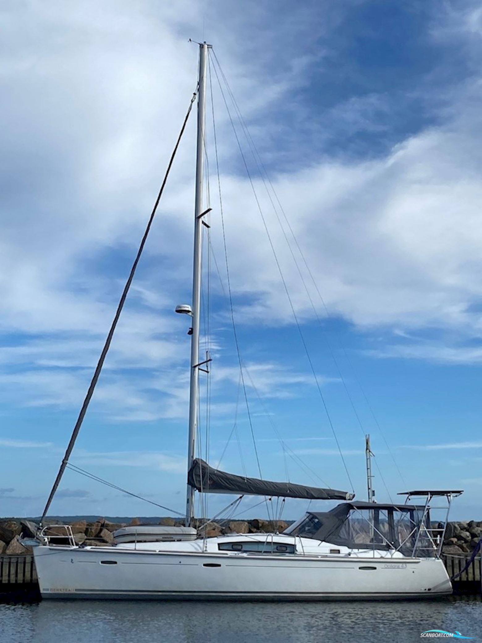 Beneteau Oceanis 43
