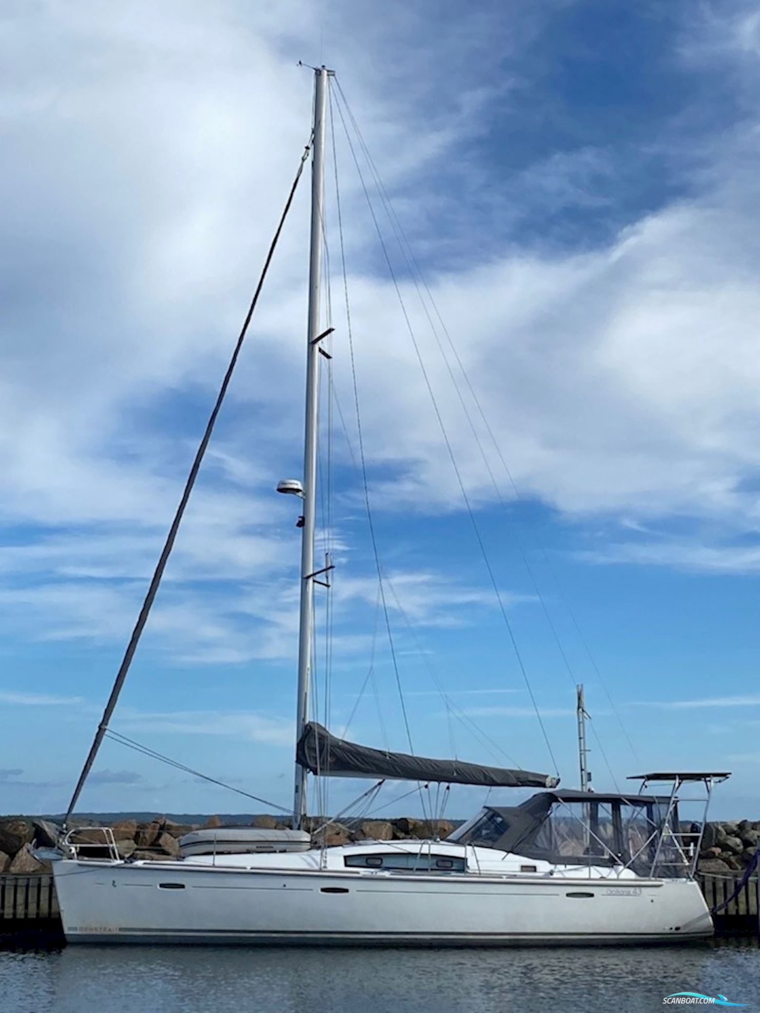 Beneteau Oceanis 43