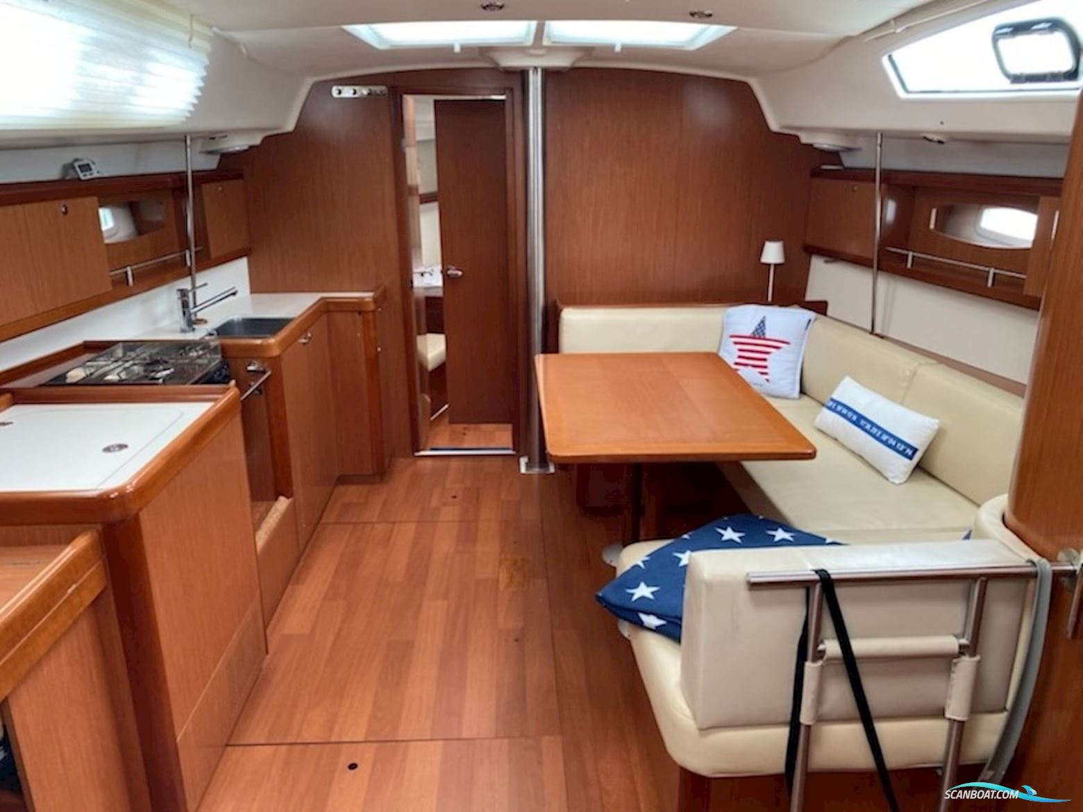 Beneteau Oceanis 43