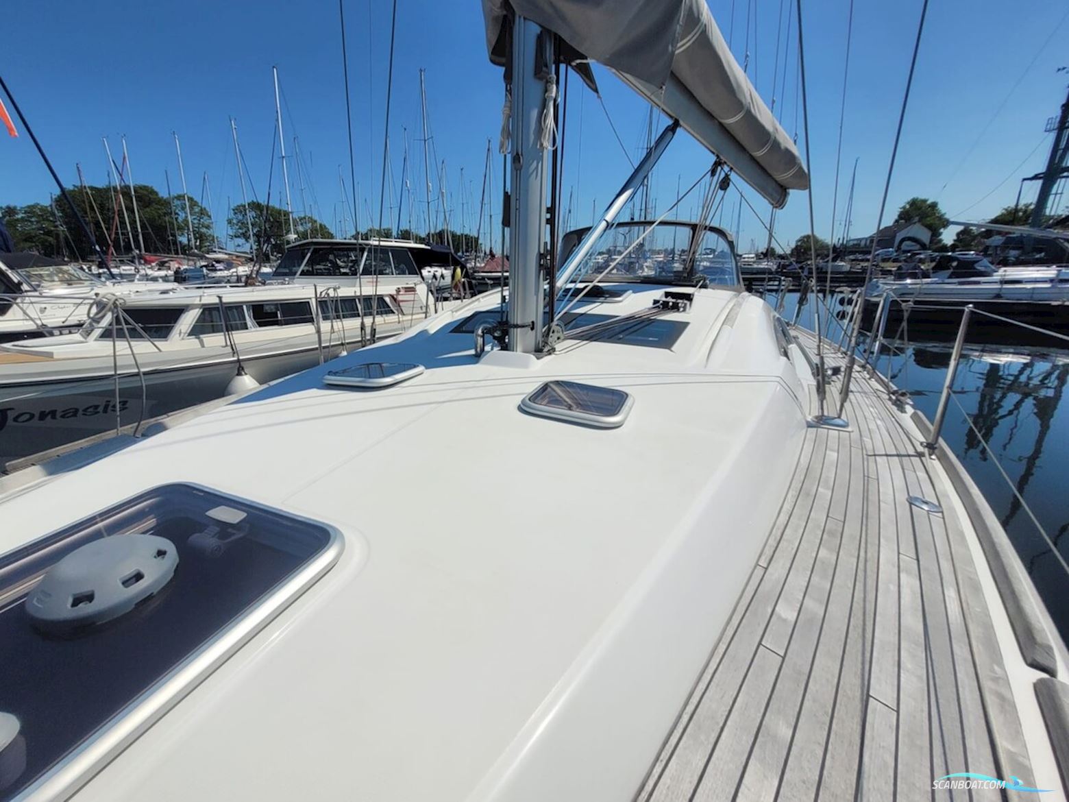 Beneteau Oceanis 43